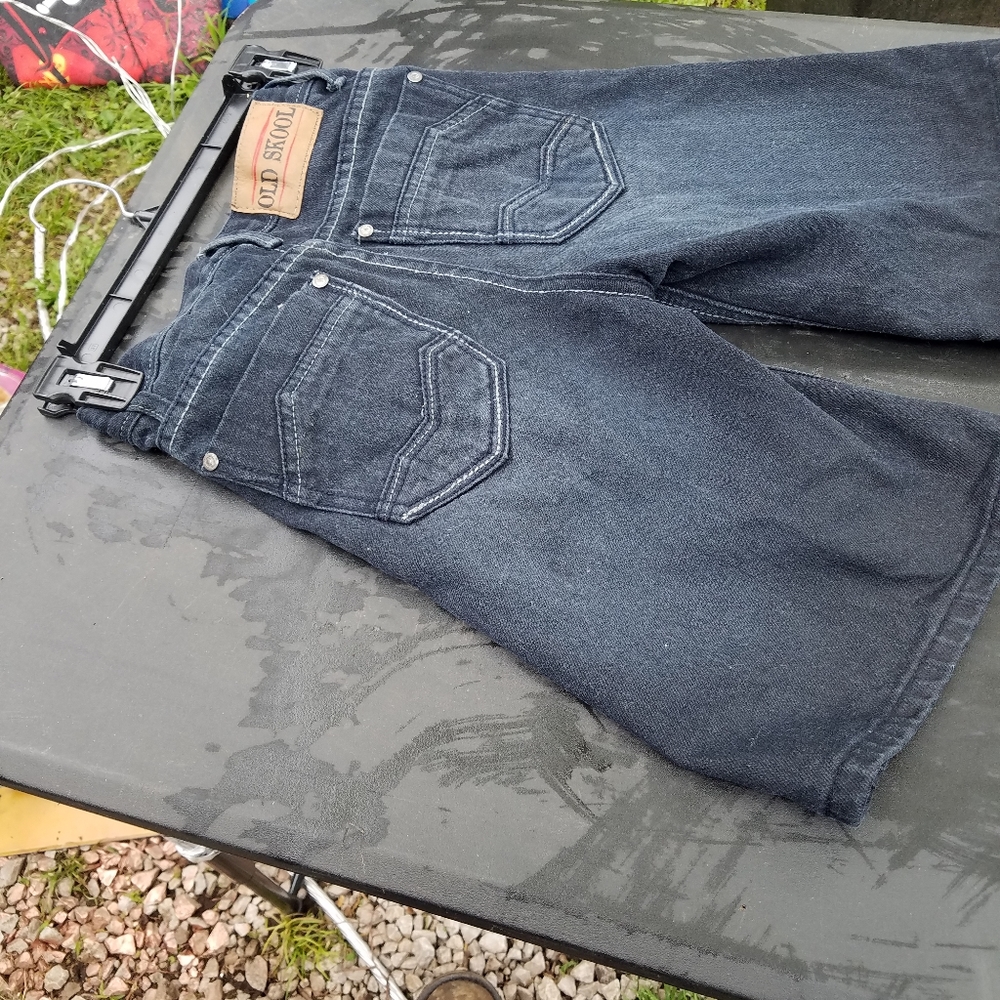 Old Skool shorts siz4